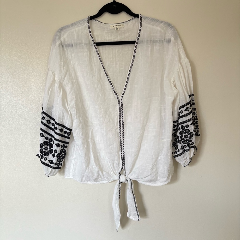 Max Studio White Blouse Black Embroidery Size Medium